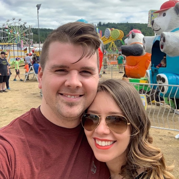 Meet your Posher, Raychel - Picture 1 of 1